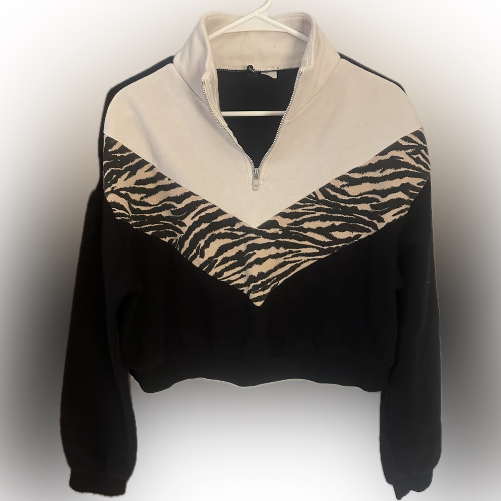 H&M Animal Print Quarter Zip Cropped Sweatshirt